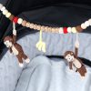 Gehäkelte Kinderwagenkette Affe braun - personalisiert mit Name SINDIBABA - Großaufnahme