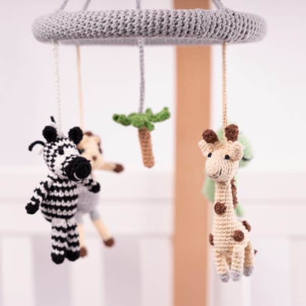 Gehäkeltes Baby-Mobile SAFARI 2 - Giraffe SPOTTY und Zebra STRIPEY