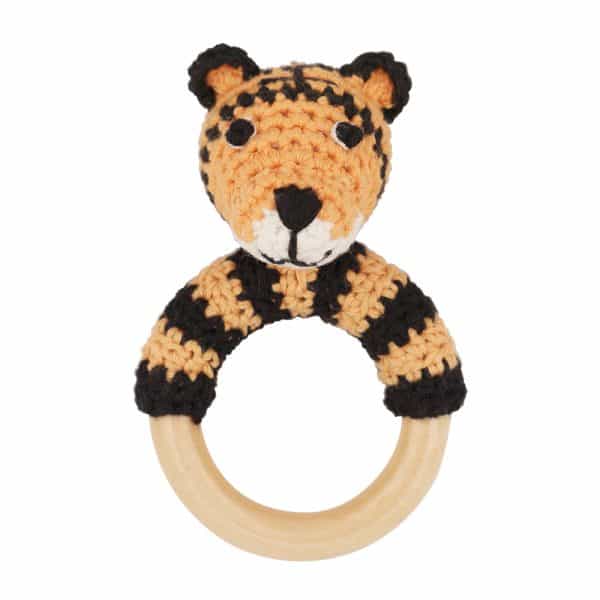 Gehäkelte Rassel mit Tiger TONI u. Greifring aus Holz