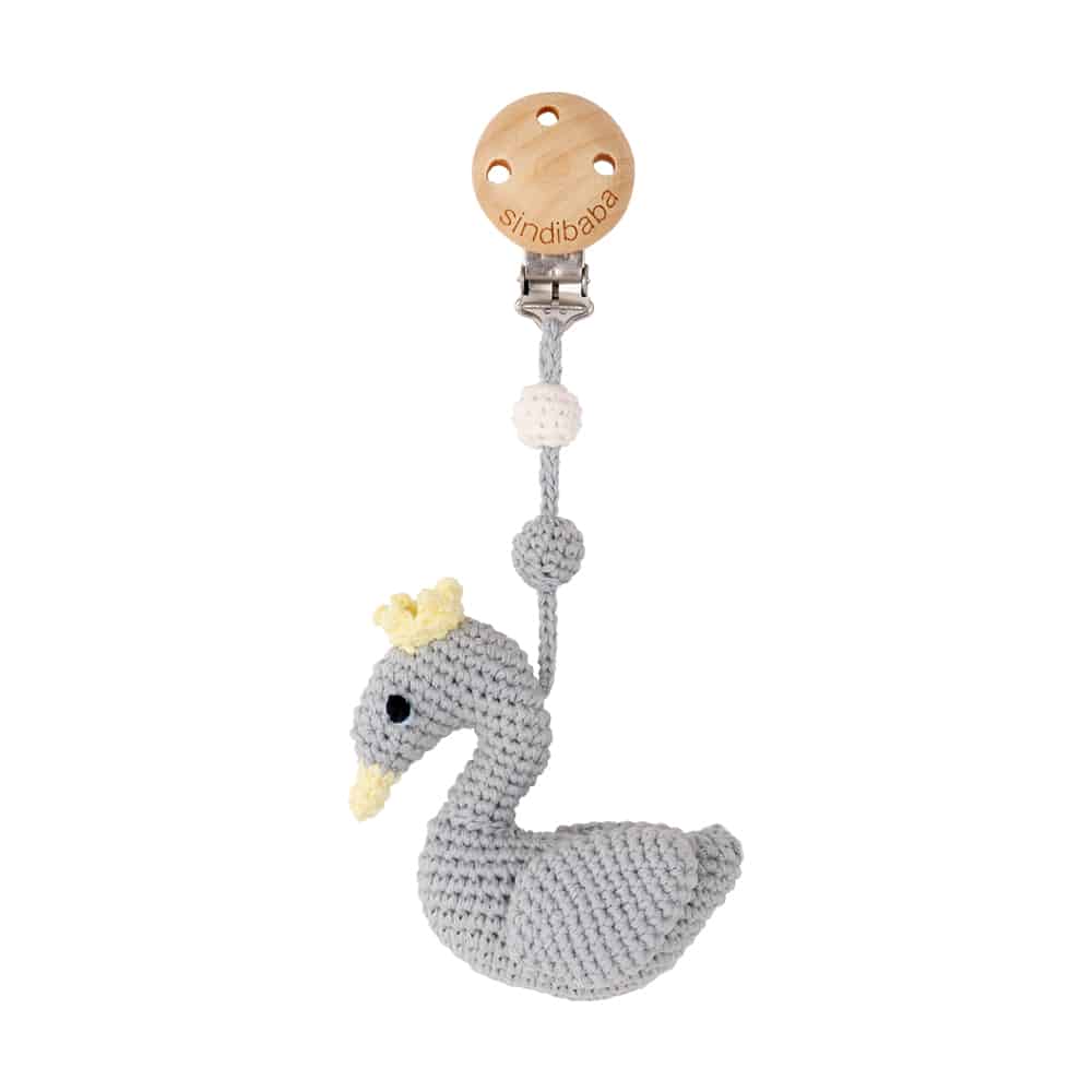 Gehäkelter Kinderwagen-Anhänger Schwan BIANCA in Grau