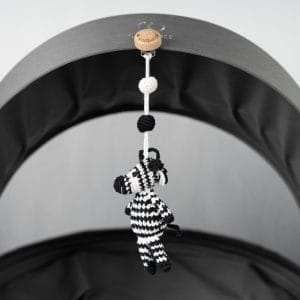 Kinderwagenspielzeug Zebra STRIPEY Bio - seitlich