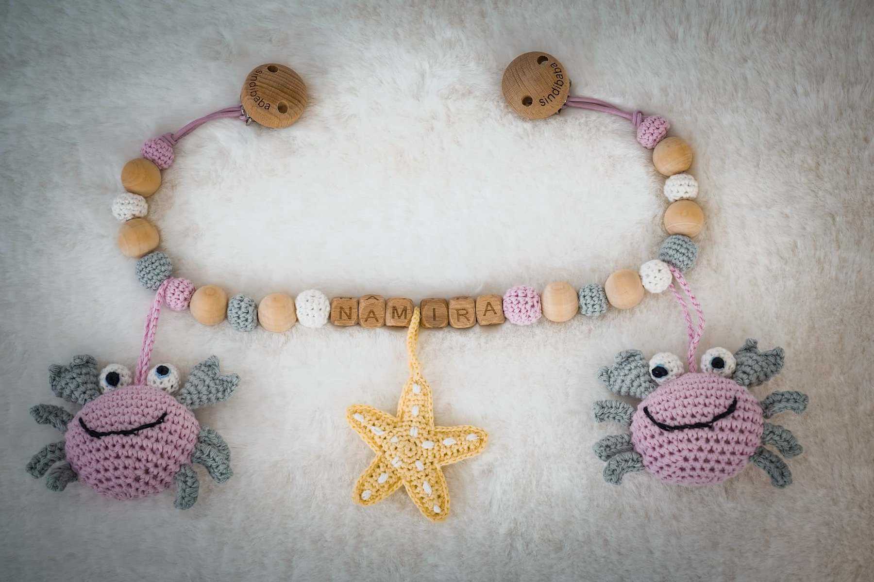Personalisierte Kinderwagenkette für Mädchen mit Vorname NAMIRA