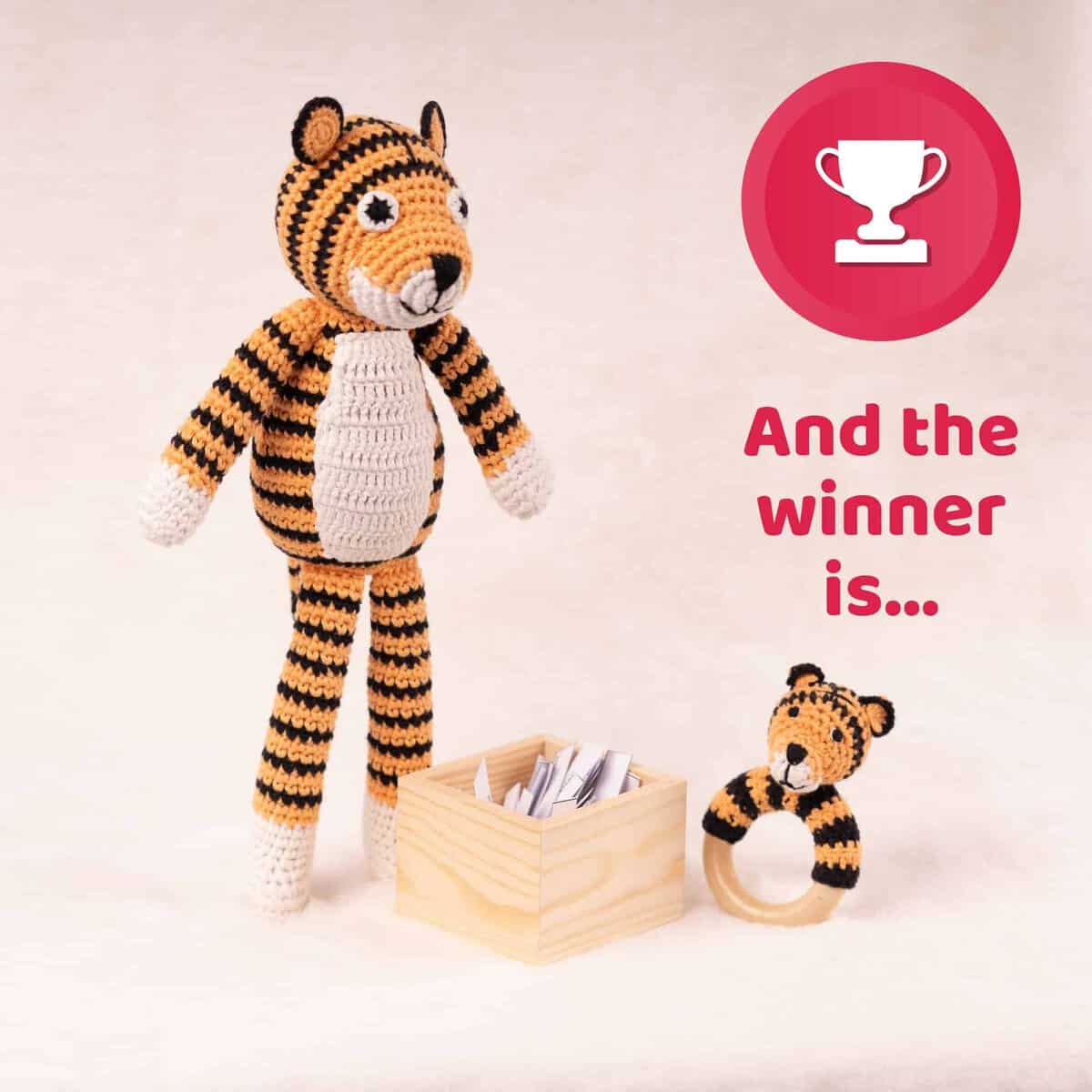 Giveaway - Babyrassel mit Holzring Tiger TONI von SindiBaba