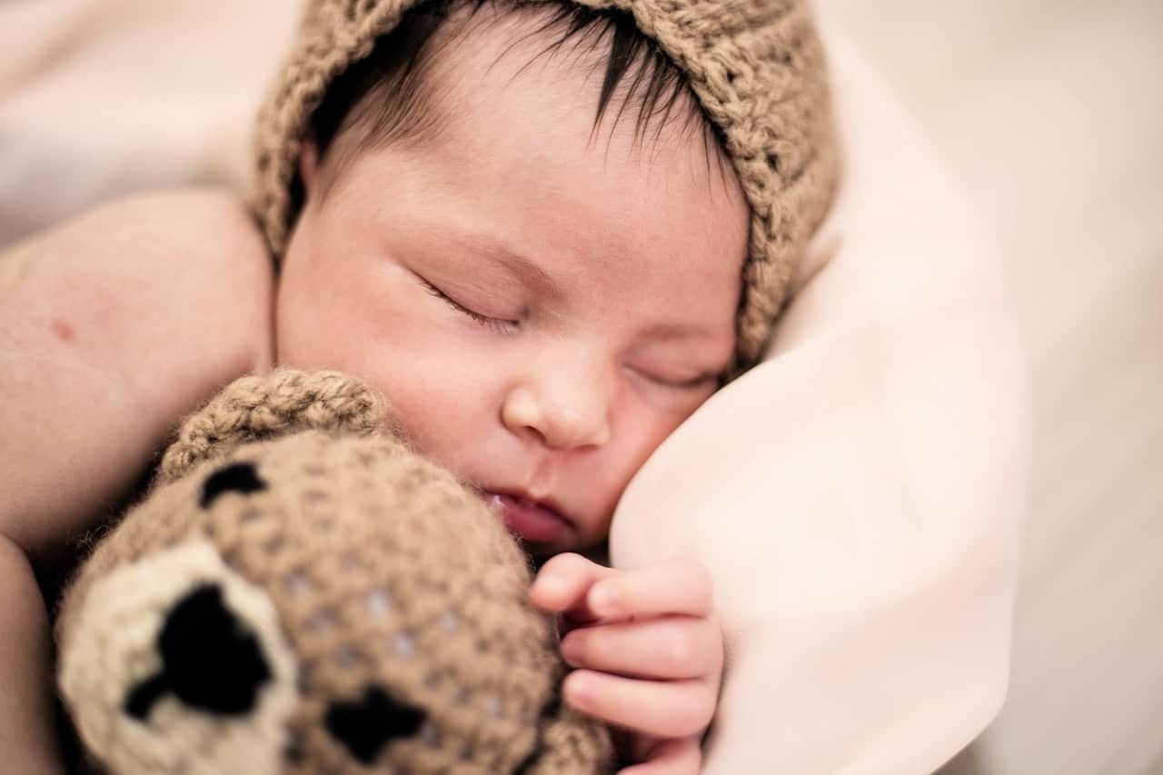 Welches Babyspielzeug für welches Alter - Baby 0-6 Monate alt