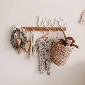 Gehäkeltes Kuscheltier Affe CHARLIE Bio - an der Garderobe