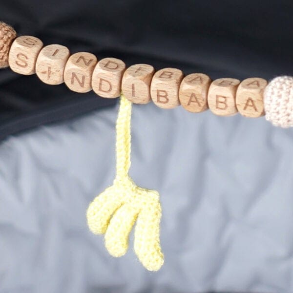 Kinderwagenkette personalisiert mit dem Namen SINDIBABA (Zoom)