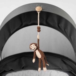 12551 - 2in1 Spielbogenanhänger Affe CHARLIE Bio - am Kinderwagen 2