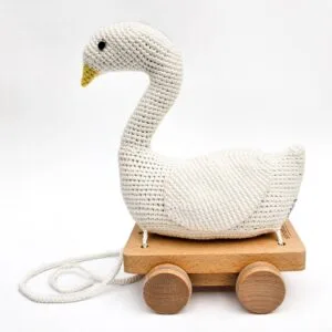 12603 - Gehäkeltes Nachziehtier Schwan BIANCA (Bio)